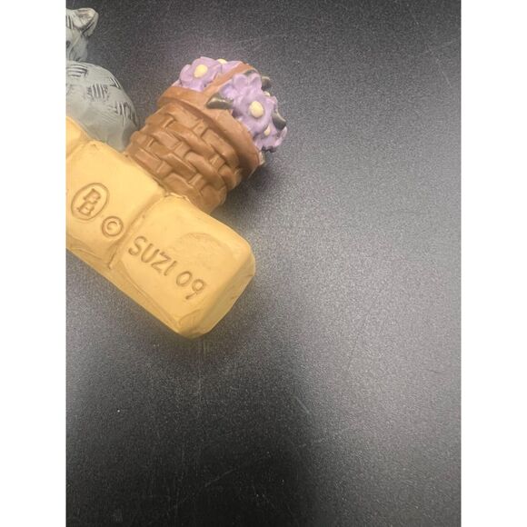 Blossom Bucket MOTHER by Suzi Skoglund Block Figurine Cat Basket of Flowers - Picture 3 of 3